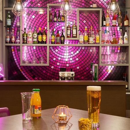 奥尔良奥利韦康福特酒店 外观 照片